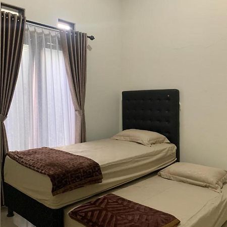Guest House / Homestay Bukit Mutiara Residence Ngingas Exterior photo