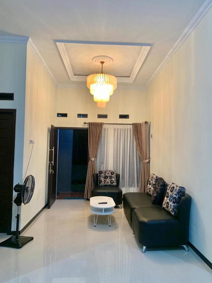 Guest House / Homestay Bukit Mutiara Residence Ngingas Exterior photo