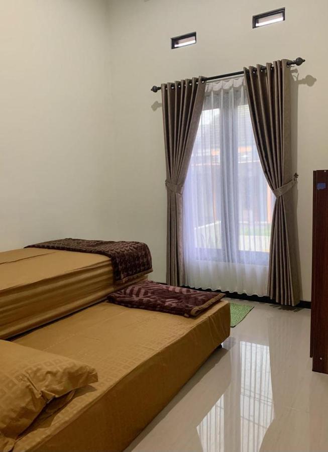 Guest House / Homestay Bukit Mutiara Residence Ngingas Exterior photo